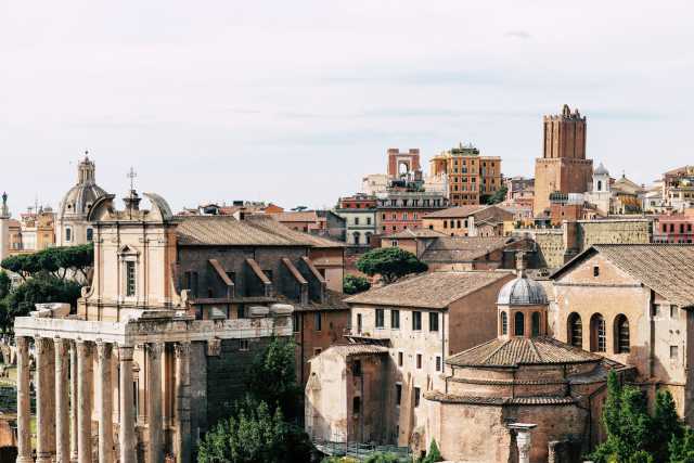 6 segreti di Roma tra mostri, cimiteri e roseti
