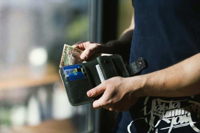 Pagamenti digitali e commercio locale a Bari: Come bar, negozi e mercati si stanno adattando