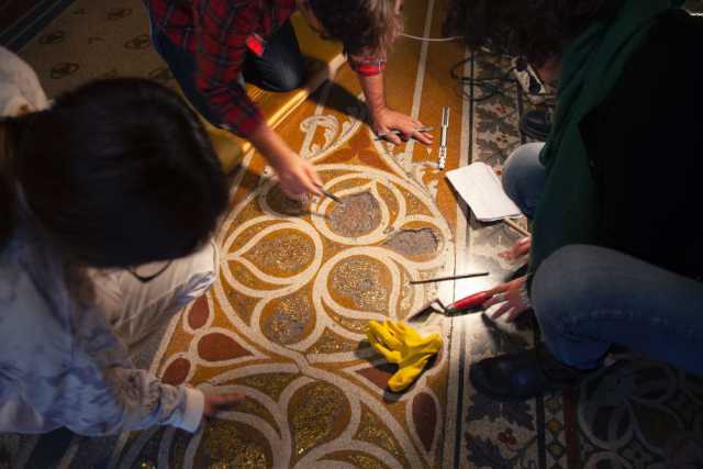 Bari, Palazzo Fizzarotti: il pavimento del Salone Trecentesco � finalmente restaurato