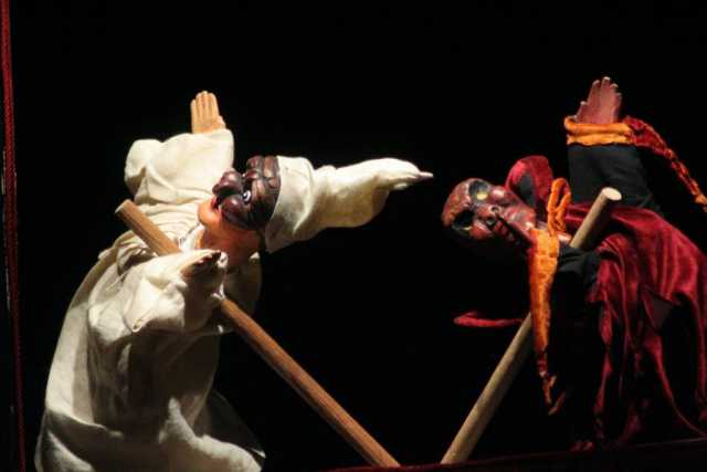 Ostuni, il burattinaio Enrico cultore delle "Guarattelle": �E� il fascino di Pulcinella�