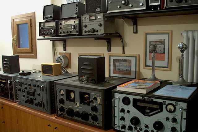 I radioamatori, non solo nostalgia: dove non prendono i cellulari ci sono loro