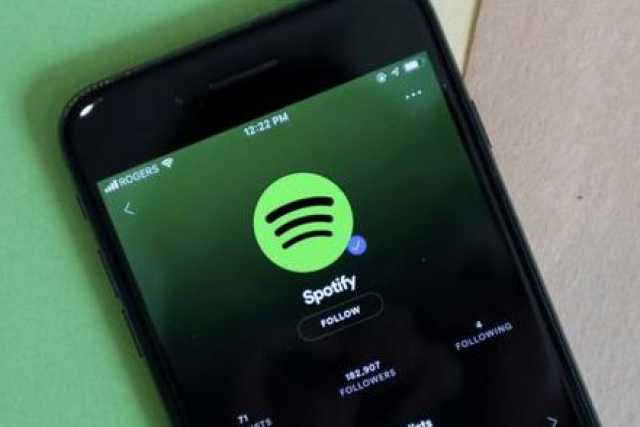 Come ascoltare musica offline su spotify?