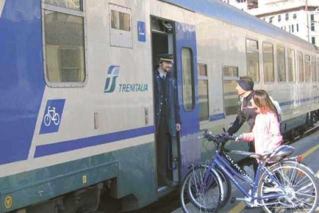 In treno con la bici? In teoria s�, ma a Bari mancano le carrozze adeguate