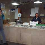 Pescatori al loro punto vendita