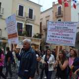 Il corteo prende le mosse da Piazza Odegitria, davanti alla Cattedrale