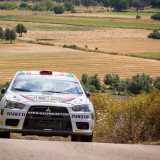 L'automobile da rally di Franco Lagan� e sullo sfondo il paesaggio della campagna salentina