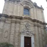 Foto 07a: Chiesa del Ges� sede dei Cavalieri del Santo Sepolcro. Sempre chiusa