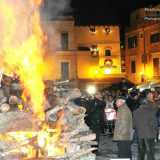 Arrivo della statua in piazza di Vagno