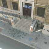 Le svastiche disegnate all'ingresso del liceo Flacco di Bari 