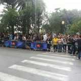 In migliaia in fila a Bari, nei pressi della Stazione, per le selezioni del Grande Fratello