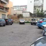 Il piazzale di via Enrico Toti, dove sorgeva una torretta di avvistamento e che custodisce un ipogeo