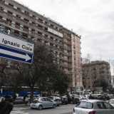 Proseguiamo sul corso, andando a incrociare i �grattacieli� di largo Ciaia, punto di arrivo e di partenza di numerosi bus e pullman extraurbani