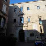 Convento San Francesco, eretto nel XIV secolo: � il pi� grande della citt� vecchia