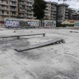 ...e usato come improvvisata pista da skateboard