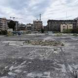 ...ci ritroviamo nell�area del Polisportivo, quello che appare oggi come un posto desolato, coperto dal cemento...