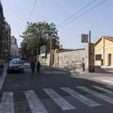 Per accedere al resto della Rossani ci siamo diretti su corso Benedetto Croce. Superato prima un immobile ristrutturato due anni fa e adibito ad Urban Center municipale...