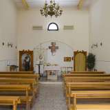 La piccola cappella di Sant'Antonio, situata nelle vicinanze del lungomare IX Maggio: costruita nel 1931, oggi l'edificio di culto ospita solo due messe a settimana per via della ridotta capienza