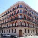 ...e nei raffinati geometrismi d�co con spunti secessionisti del Palazzo degli Impiegati Statali in via Cognetti