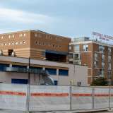 L�enorme Ospedale pediatrico �Giovanni XXIII�, presente qui dal 1977