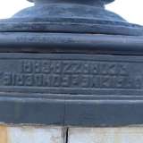 ...porta incisa la scritta Corazza al rovescio