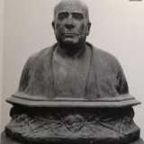 In un busto-autoritratto del 1933, conservato (assieme ad altri 42 calchi originali in gesso) nella Pinacoteca Provinciale, Cifariello appare con il volto gonfio e stanco: i segni della sua decadenza fisica e spirituale. Un declino che lo porter� a suicidarsi il 5 aprile del 1936