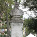Un artista che ha segnato la vita del capoluogo pugliese tra la fine dell�800 e l�inizio del 900. Opere di Cifariello sono presenti all�interno di piazza Garibaldi (il busto dell�economista Salvatore Cognetti de Martiis)...