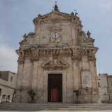 A dominare � la maestosa San Giorgio Martire, chiesa del XII secolo completamente ricostruita in stile tardo barocco nel 1767