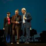Il momento della premiazione di Marco e Teresa al teatro Petruzzelli