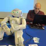 Un robot Saracen e uno dei suoi ideatori, Giuseppe Palestra