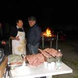 L'arrosto di carne preparato dai fedeli alla fine della festa