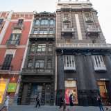 Negozio che si trovava accanto a uno degli edifici pi� prestigiosi dell�arteria: Palazzo Giannelli, dal colore grigio scuro, realizzato nel 1929 dal celebre architetto Saverio Dioguardi assieme all�ingegnere Ettore Patruno