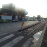 Pista ciclabile di Corso Mazzini, un palo piegato su se stesso