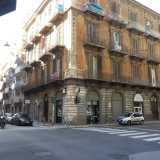 Il palazzo ad angolo fra via Garruba e via Quintino Sella, altro luogo di meretricio