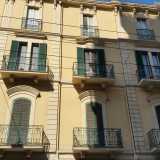 I pi� lo chiamano  �Palazzo Rava�, dal nome  del suo ultimo proprietario: un ricco radiologo di origini piemontesi