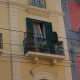 Una delle finestre rimaste ininterrottamente spalancate dal momento della dipartita del proprietario del palazzo