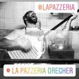 �Nel 1969 Andrea ricevette un forno in dono e cominci� a sfornare pizze - sottolinea l'attuale proprietario Giancarlo Capriati -. E oggi sotto la mia gestione si continua a respirare l'aria del "debutto": in sottofondo c'� infatti sempre musica italiana degli anni 70 e 80� 