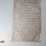 C'� anche un'epigrafe che riporta il nome di Rodulfus de Colant, feudatario ruvese vissuto nel XIII secolo, dal quale prende il nome la contrada