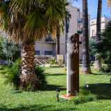 Ogni fabbricato ha un proprio �isolato� intitolato  a un militare dell�Arma di origine pugliese: non a caso l�area � chiamata �il Giardino degli Eroi�