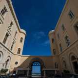 Nell'area si trovano gli ingressi dei cinque edifici che compongono l�intero complesso