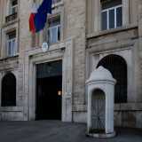 Particolare � infine la garitta posta davanti al portone principale, l� dove un tempo prendevano posto le sentinelle