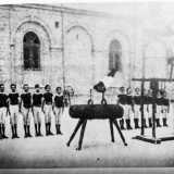 Sin dagli alboria spiccare � soprattutto l�aspetto sportivo. Nel 1908 il neonato gruppo si trasferisce nell�edificio della scuola Umberto I di via Garruba 2, nel quartiere Libert� e organizza il primo Concorso provinciale di ginnastica