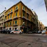 L�edificio si trova al civico 29 di via Manzoni, ad angolo con via Abate Gimma