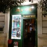 Il Joy�s: si trova dal 1996 in corso Sonnino, di fronte alla chiesa di San Giuseppe. Sorto al posto del modaiolo <b>Noi e Voi</b>, divenne 23 anni fa il primo irish pub di Bari