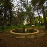 ... piccole fontane circolari...