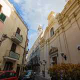 Naturalmente Moro, estremamente cristiano, non mancava di frequentare le parrocchie cittadine. In particolare era affezionato a un tempio di Bari Vecchia: San Domenico...