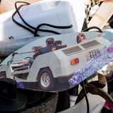 Simone ci mostra quindi la foto di quell�avveniristica auto ecologica che il padre costru� negli anni 70: un prototipo che fu acquistato e riprodotto addirittura dalla Volvo
