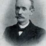 Il cognato Angelo Cicciomessere (divenuto Messeni per concessione regia nel 1900). Quest�ultimo fu determinante per la costruzione del Teatro, vista la sua maestria nella progettazione e il suo ruolo di capo dell�Ufficio tecnico comunale dal 1885 al 1897