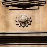 La particolarit�  dell�edificio � rappresentata per� dai sei bassorilievi che contengono la scritta �Set �Societ� servizi Telefonici�...