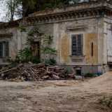 �Tilde� rimase cos� abbandonata e il suo degrado fu inarrestabile