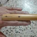 Come anche caratteristico � il ditale in legno che serviva a proteggere le mani degli uomini quando si tagliava il grano con la falce durante la mietitura